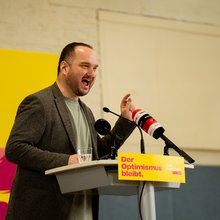 Peter Langer am Podium
