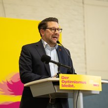 Bastian Roet am Rednerpult